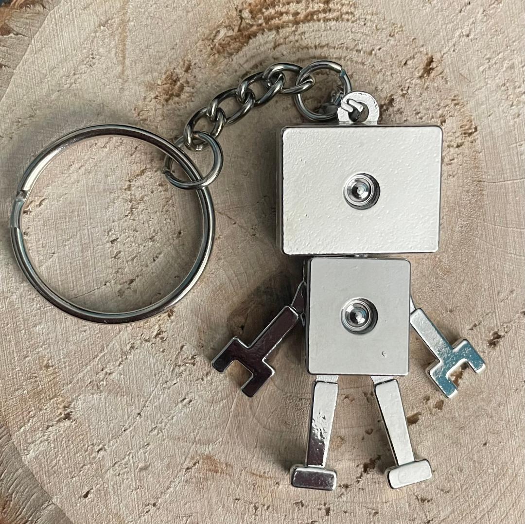 NEW Cutest Lively Moveable Arms & Legs Silver Metal Robot Man Keychain