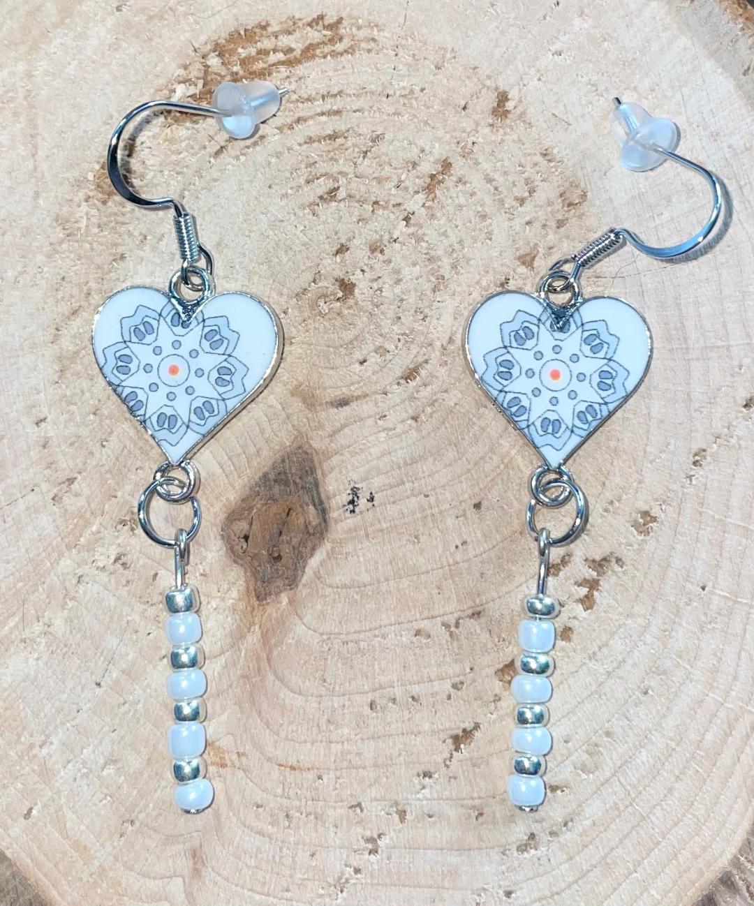 NEW White Floral Boho Enamel Heart & Beads Drop Dangle Earrings