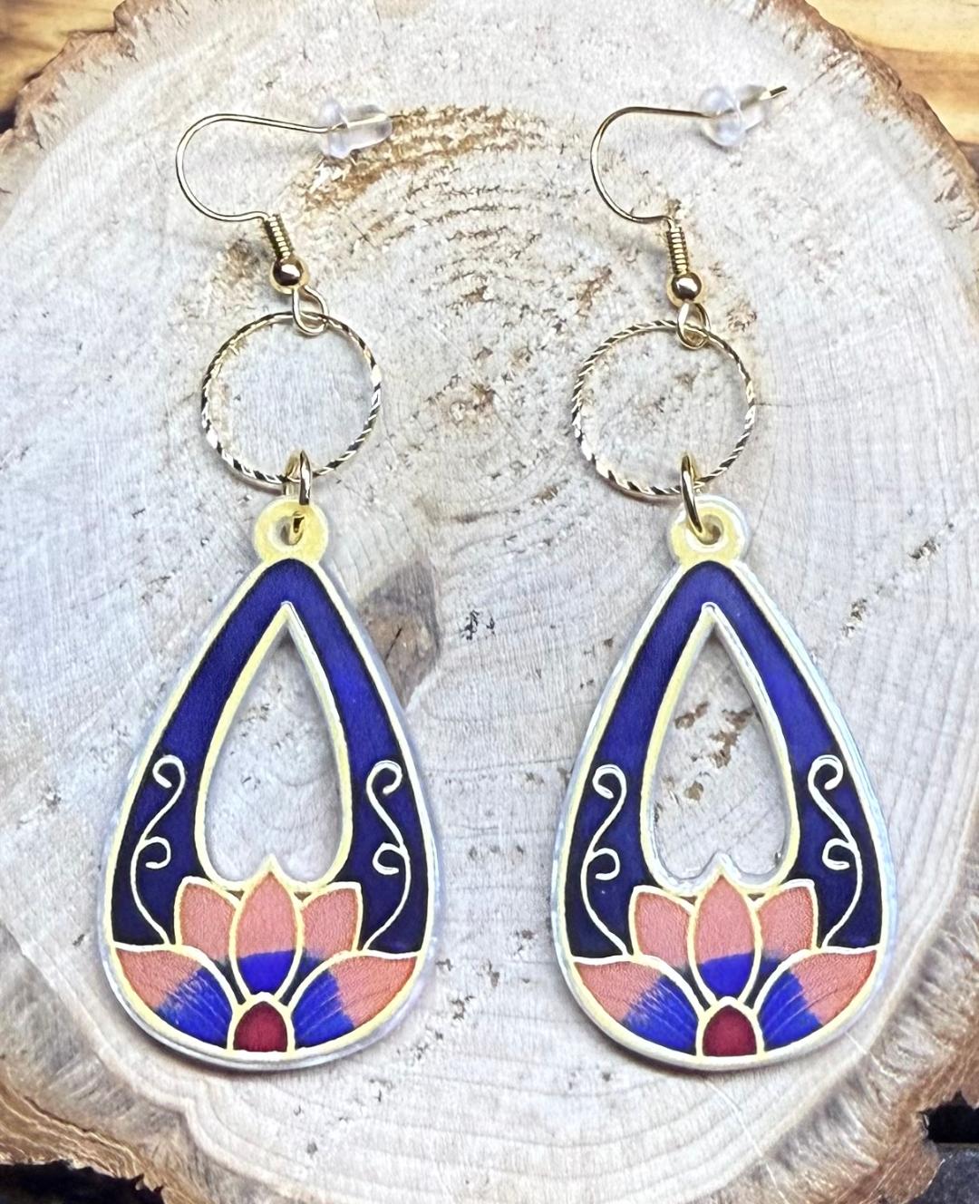 NEW Asian Style Lotus Flower Open Teardrop Acrylic Earrings