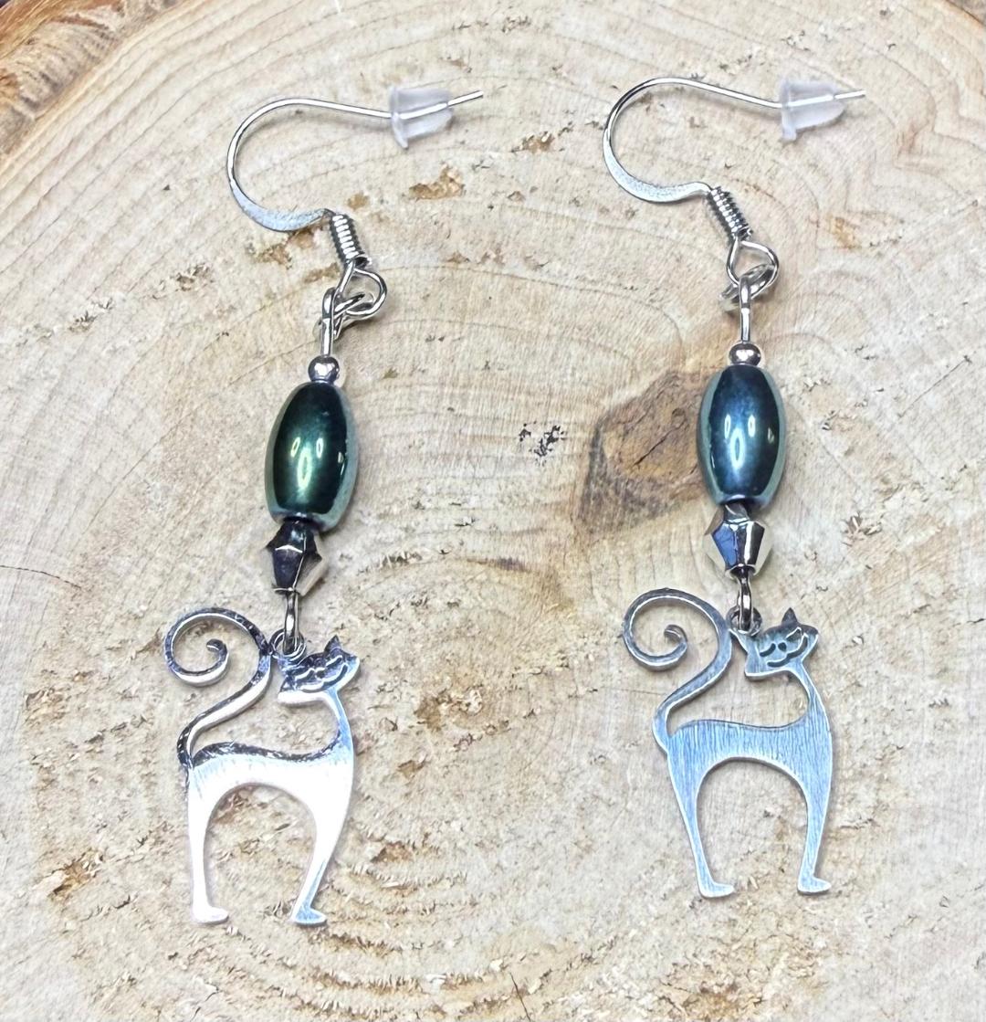 NEW Silver Stainless Steel Happy Atomic Cat Earrings w/ Green Hematite Beads