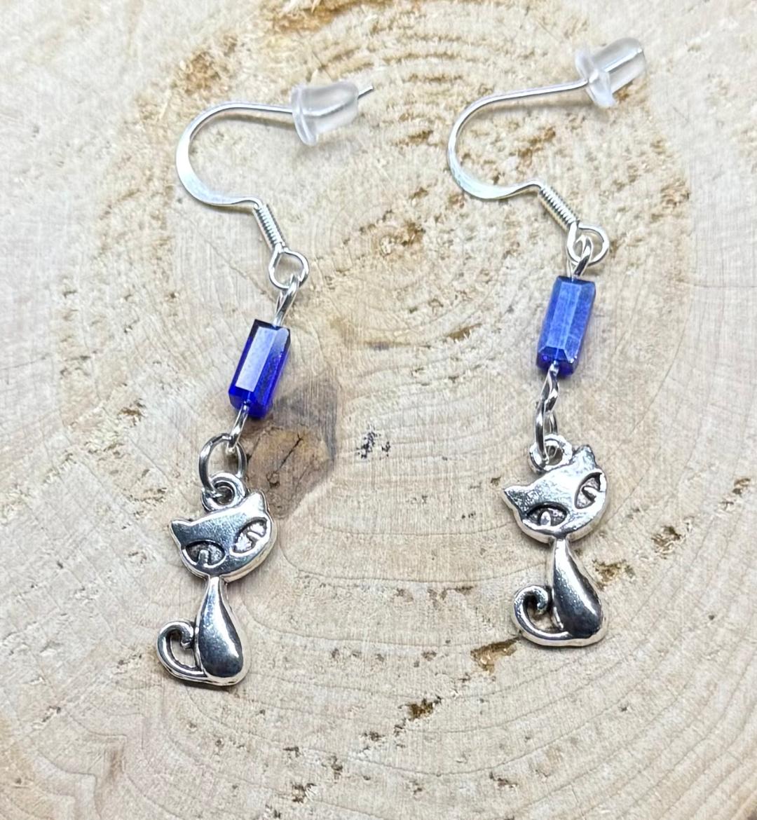 NEW Silver Tone Retro Atomic Cat Earrings w/ Blue Glass Beads