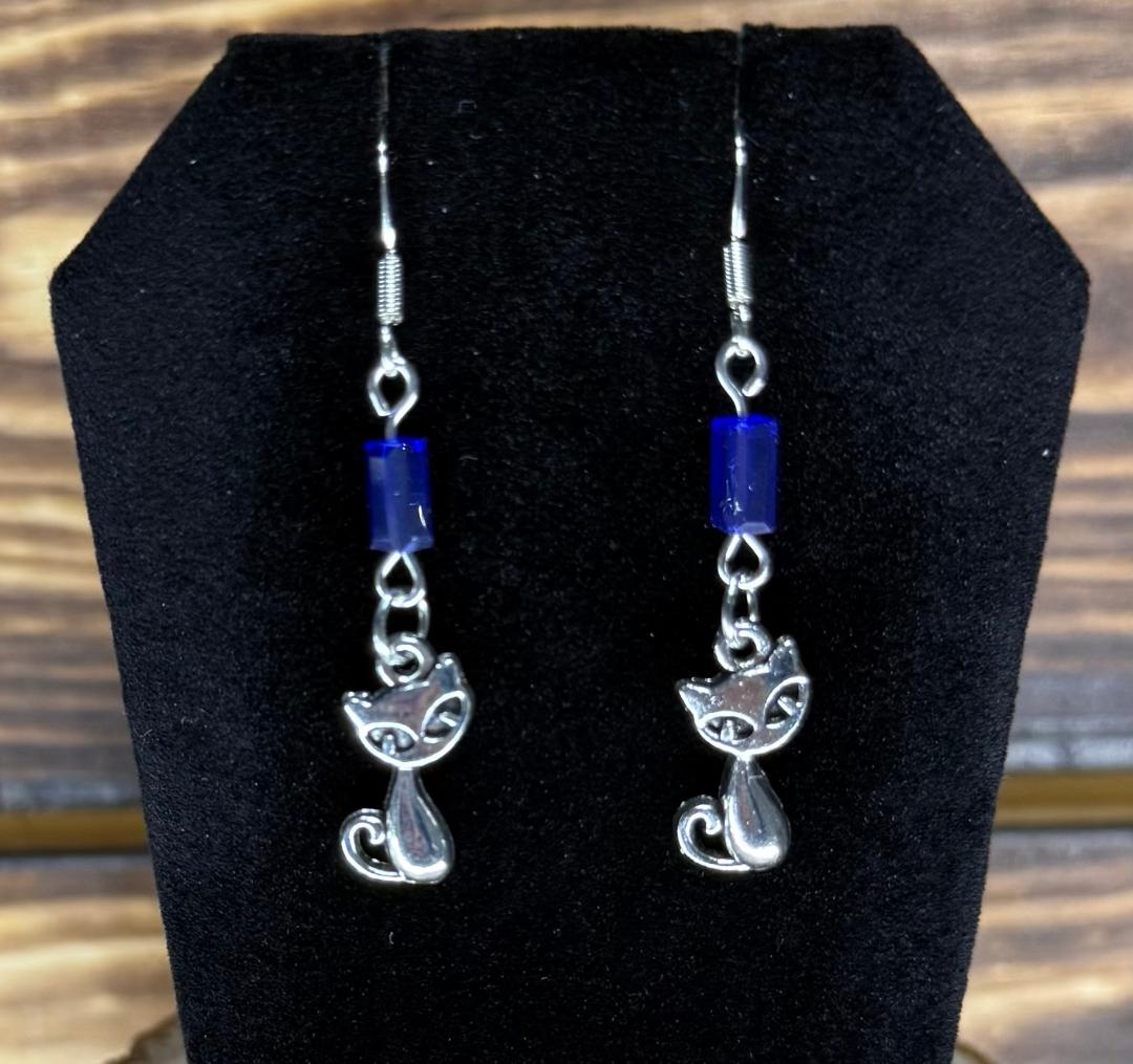 NEW Silver Tone Retro Atomic Cat Earrings w/ Blue Glass Beads
