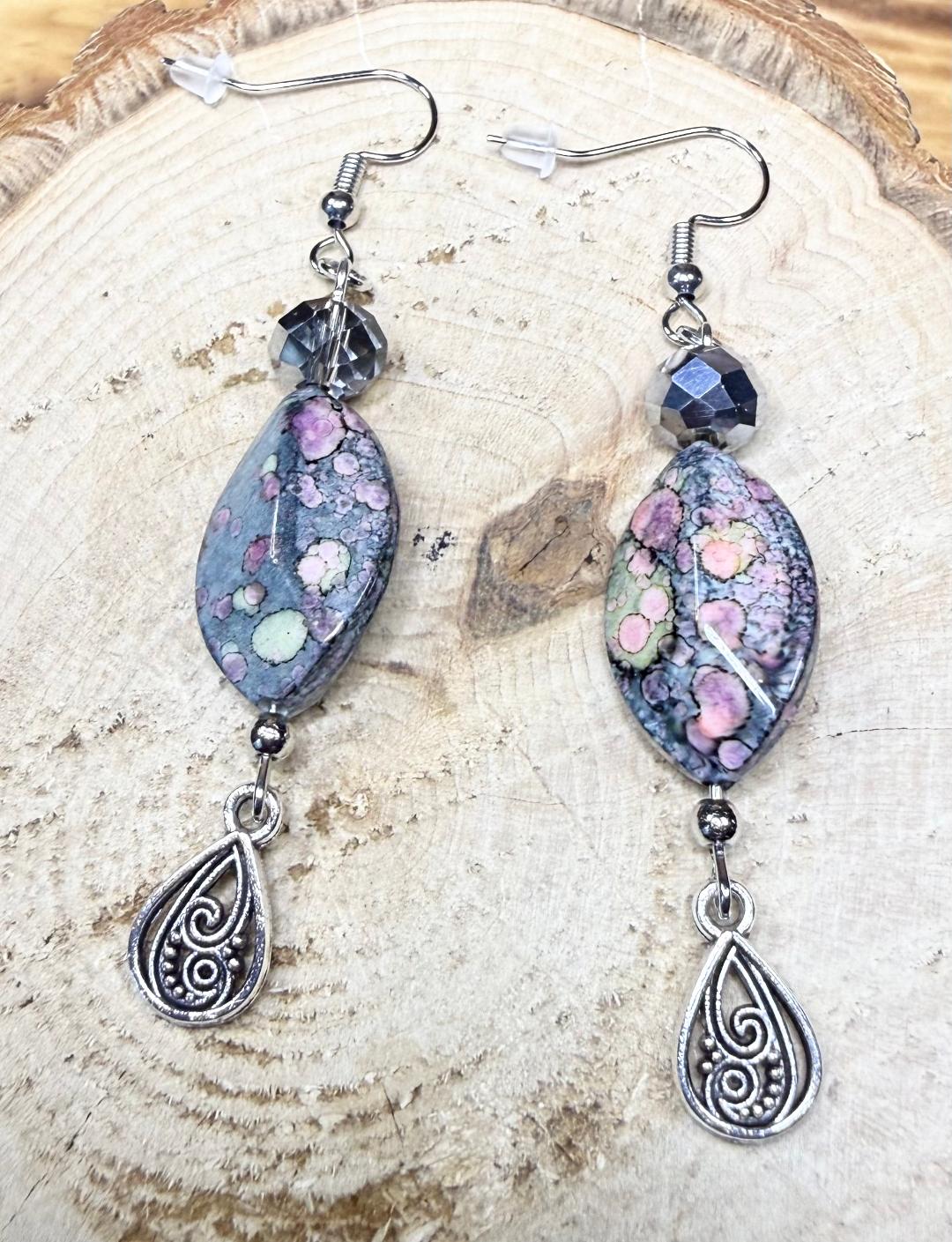 NEW Bandhani Style Gray & Pink Oval Earrings w/ Glass Beads