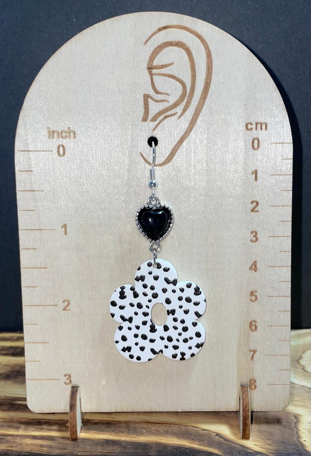 NEW Chic Flower Shaped Acrylic Black & White Earrings w/ Heart