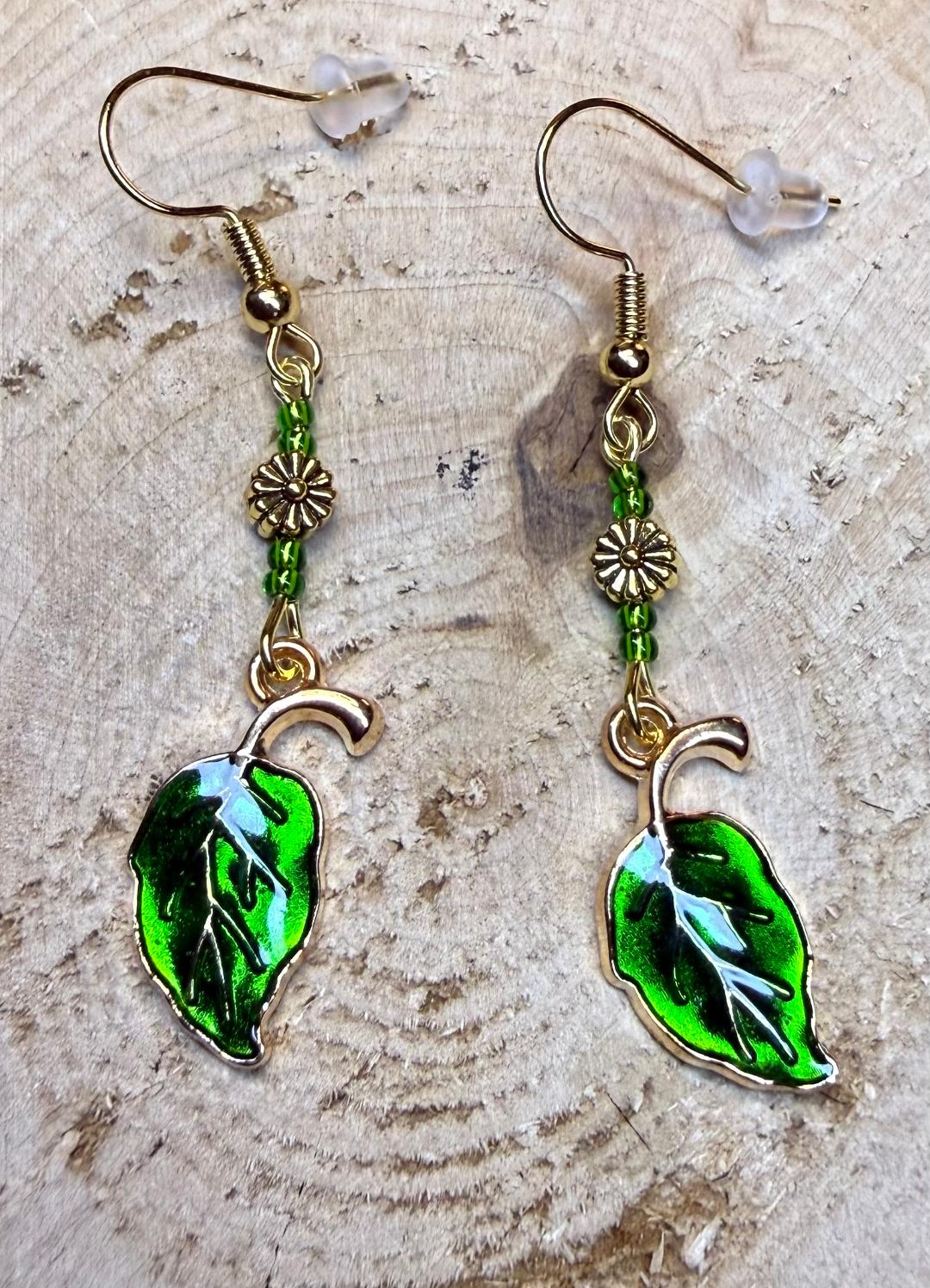 *NEW Awesome Bright Green Enamel Leaf Earrings w/ Flower Beads