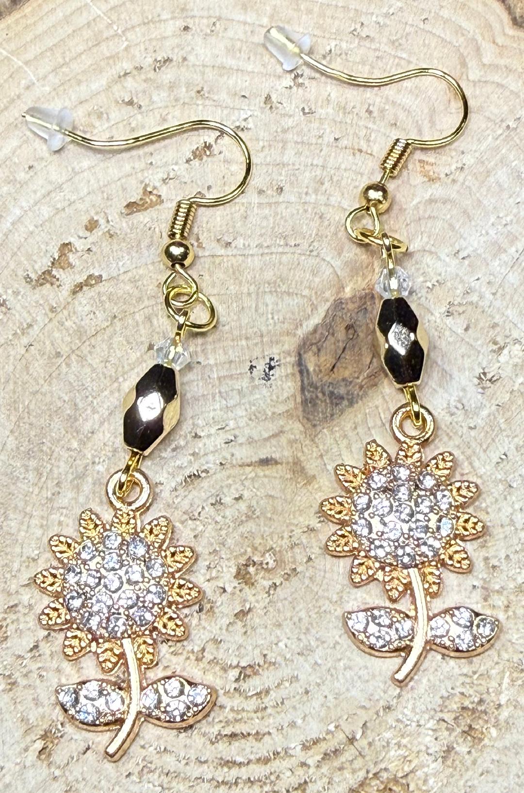 NEW Sparkling Rhinestone Decorated Daisy Flower Earrings
