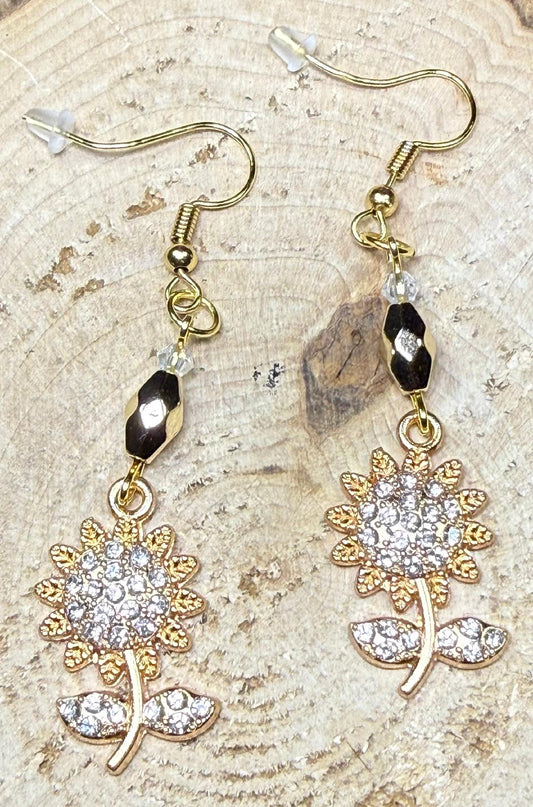 NEW Sparkling Rhinestone Decorated Daisy Flower Earrings
