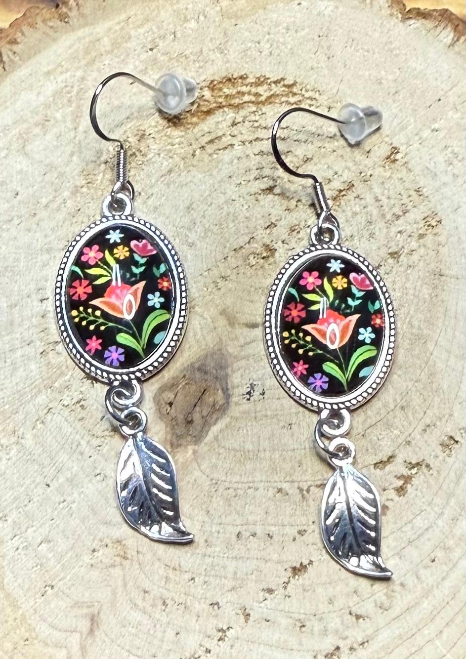 NEW Floral Oval Dome Charm Earrings w/ Small Leaf