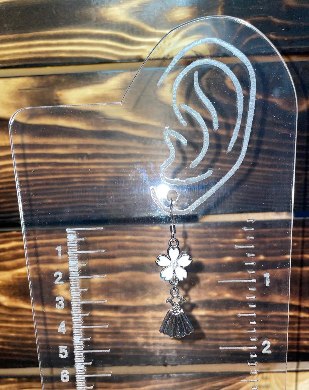 NEW Silver Tone Dress Gown White Flower Dangle Drop Earrings