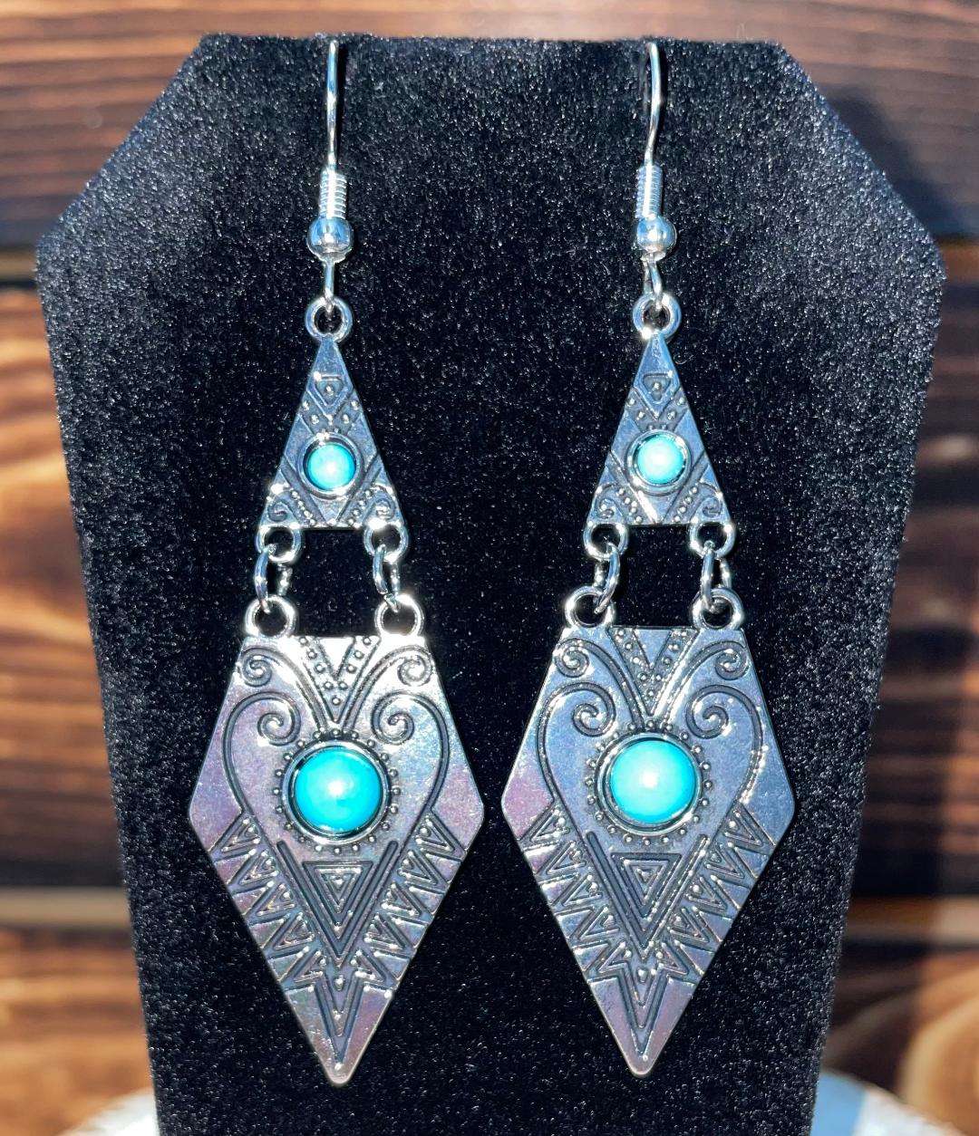 NEW Egyptian Style Turquoise Color Center Earrings