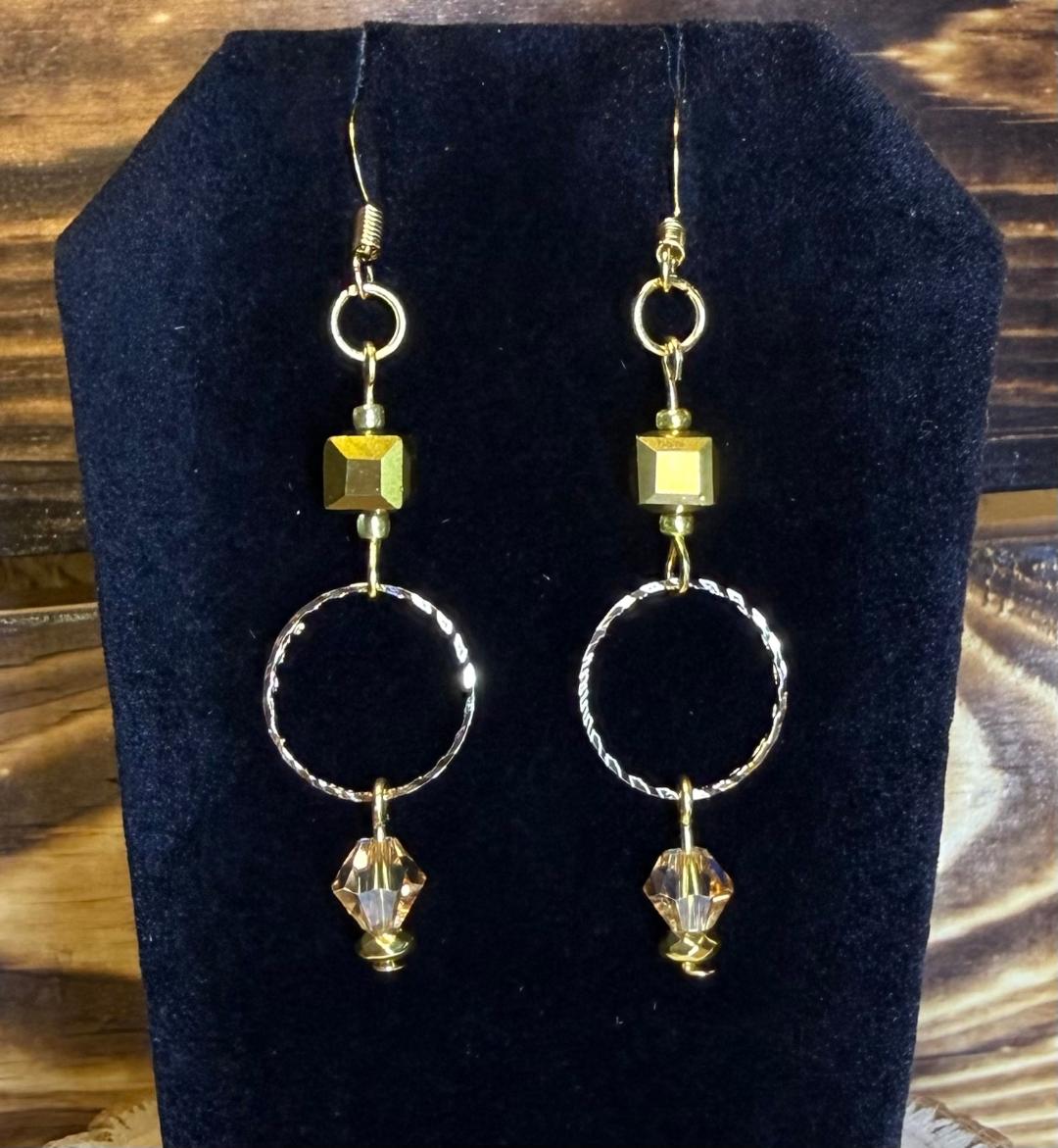 NEW Embossed Gold Ring & Glass Faceted Bead Earrings