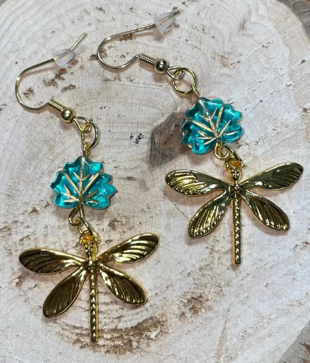 NEW Boho Gold Tone Dragonfly & Leaf Dangle Drop Earrings
