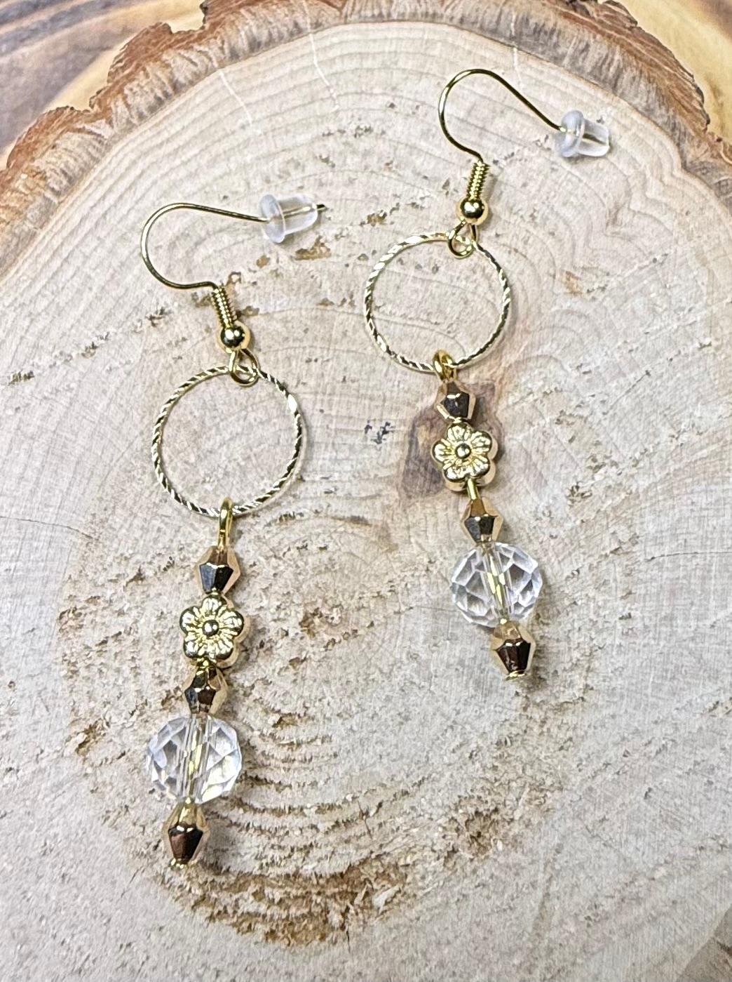 NEW Gold Etched Jump Ring Earrings w/ Flower & Clear Glass Beads