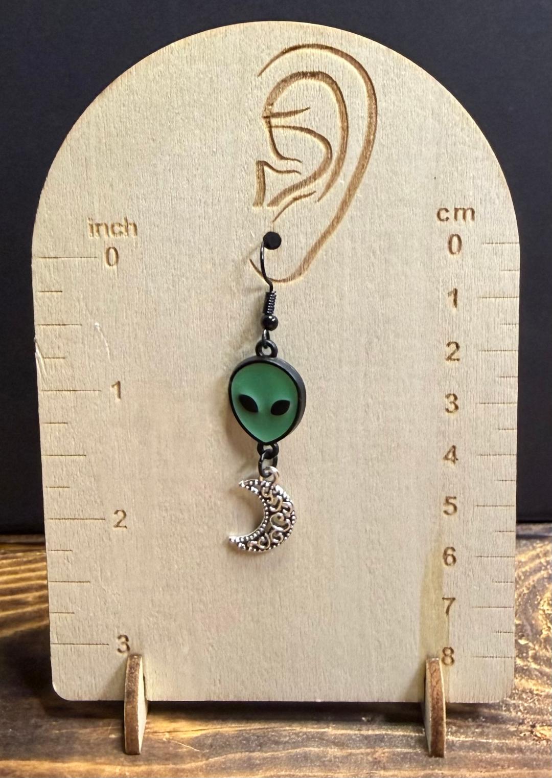 NEW Green Alien Face Earrings w/ Filigree Crescent Moon