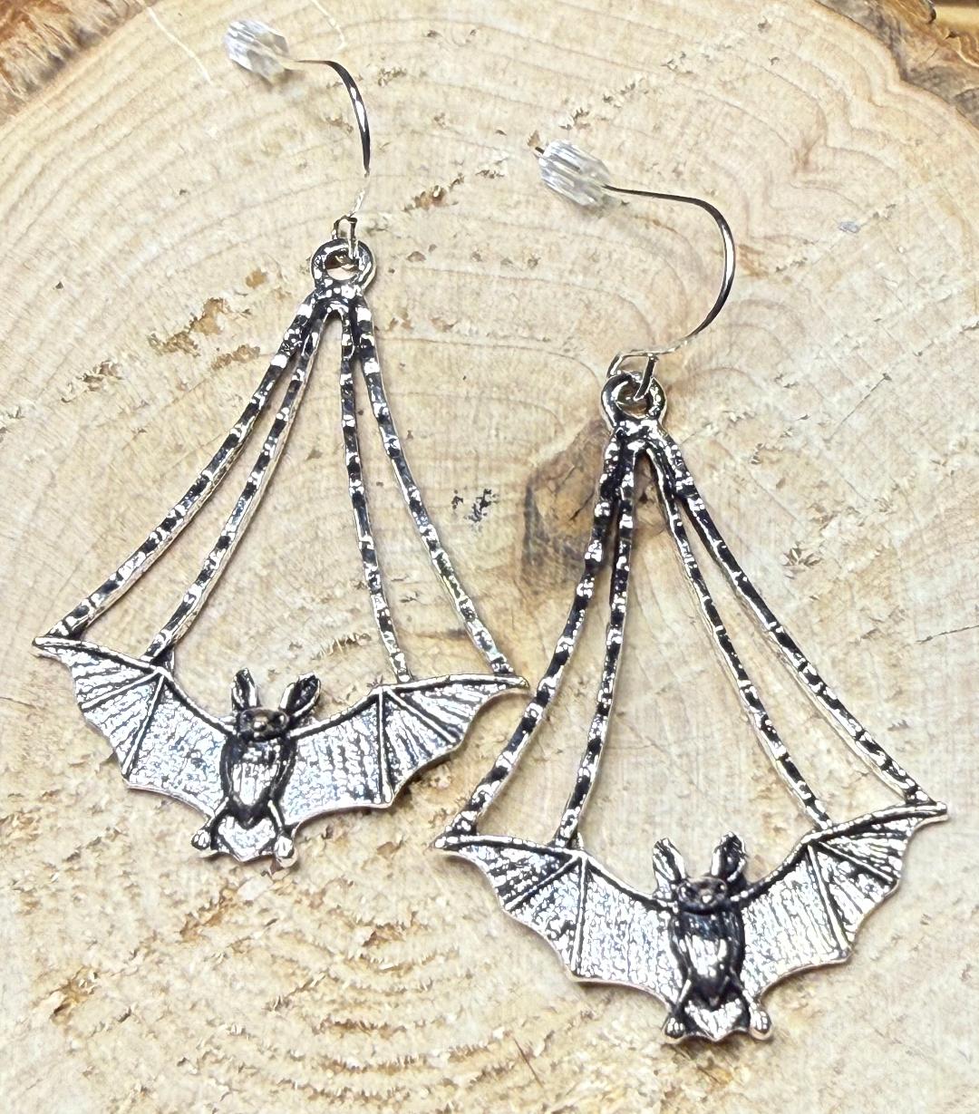 NEW Halloween Silver Alloy Chandelier Hanging Bat Earrings