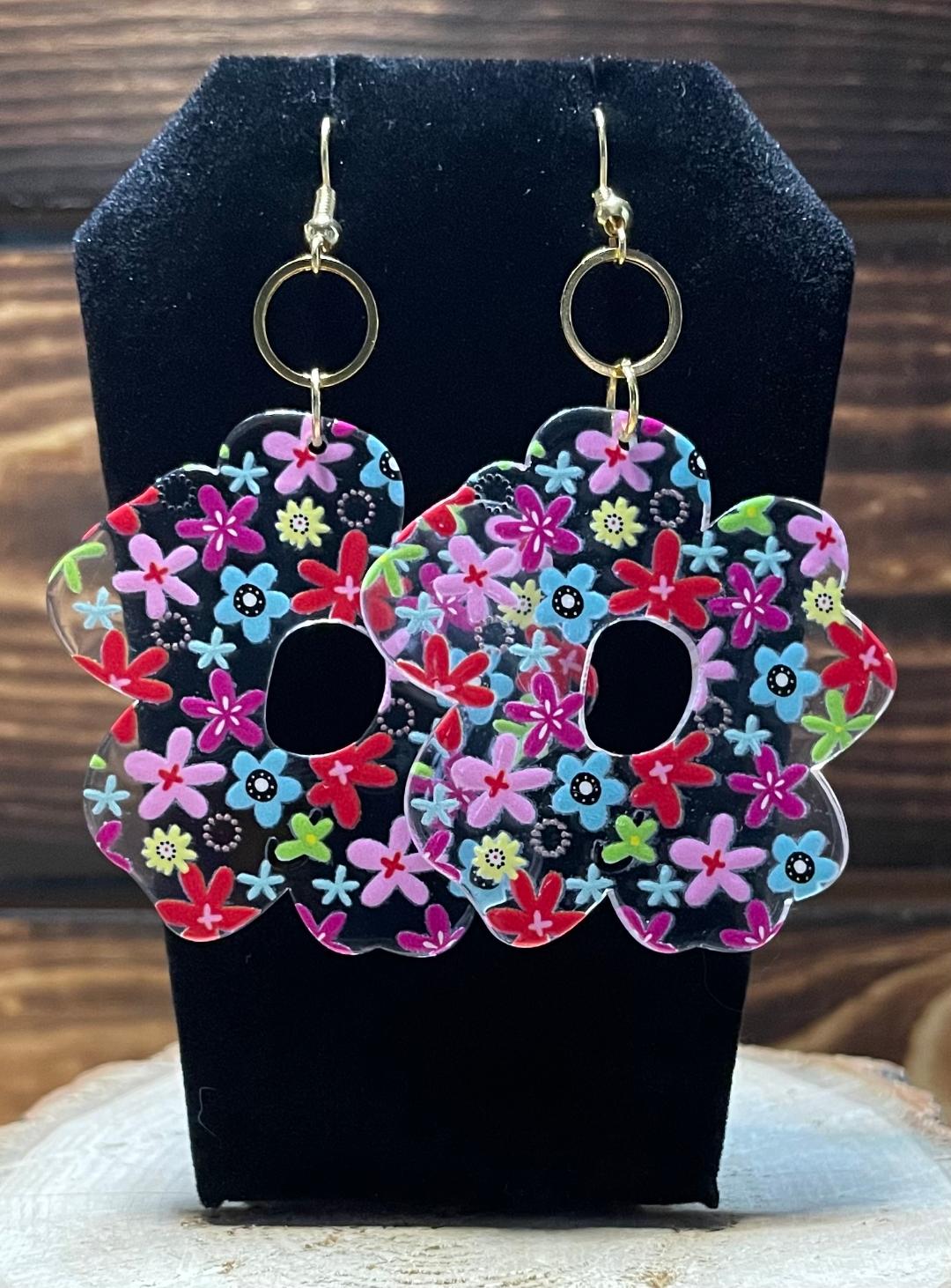 NEW Chic Flower Shaped Acrylic Hippie Theme Accented Earrings