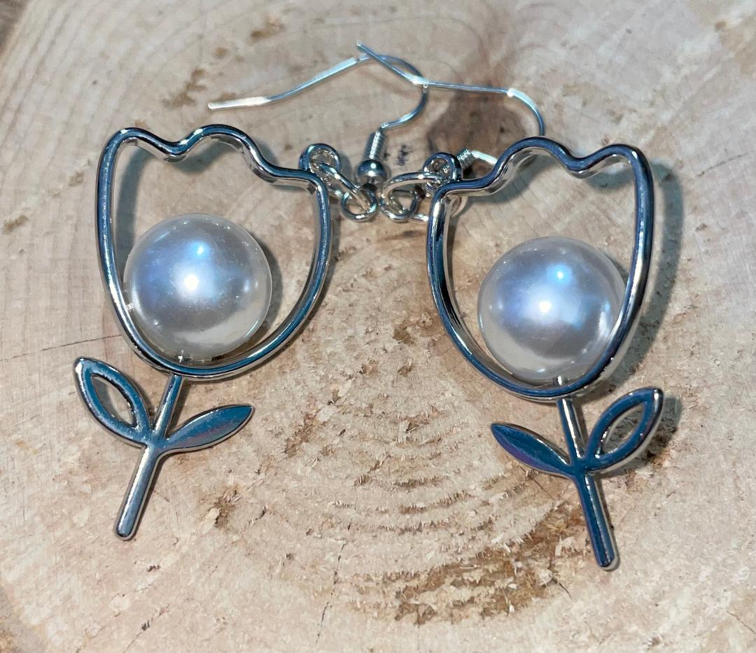 NEW Hollow Tulip Flower Earrings w/ Large Faux Pearl Center