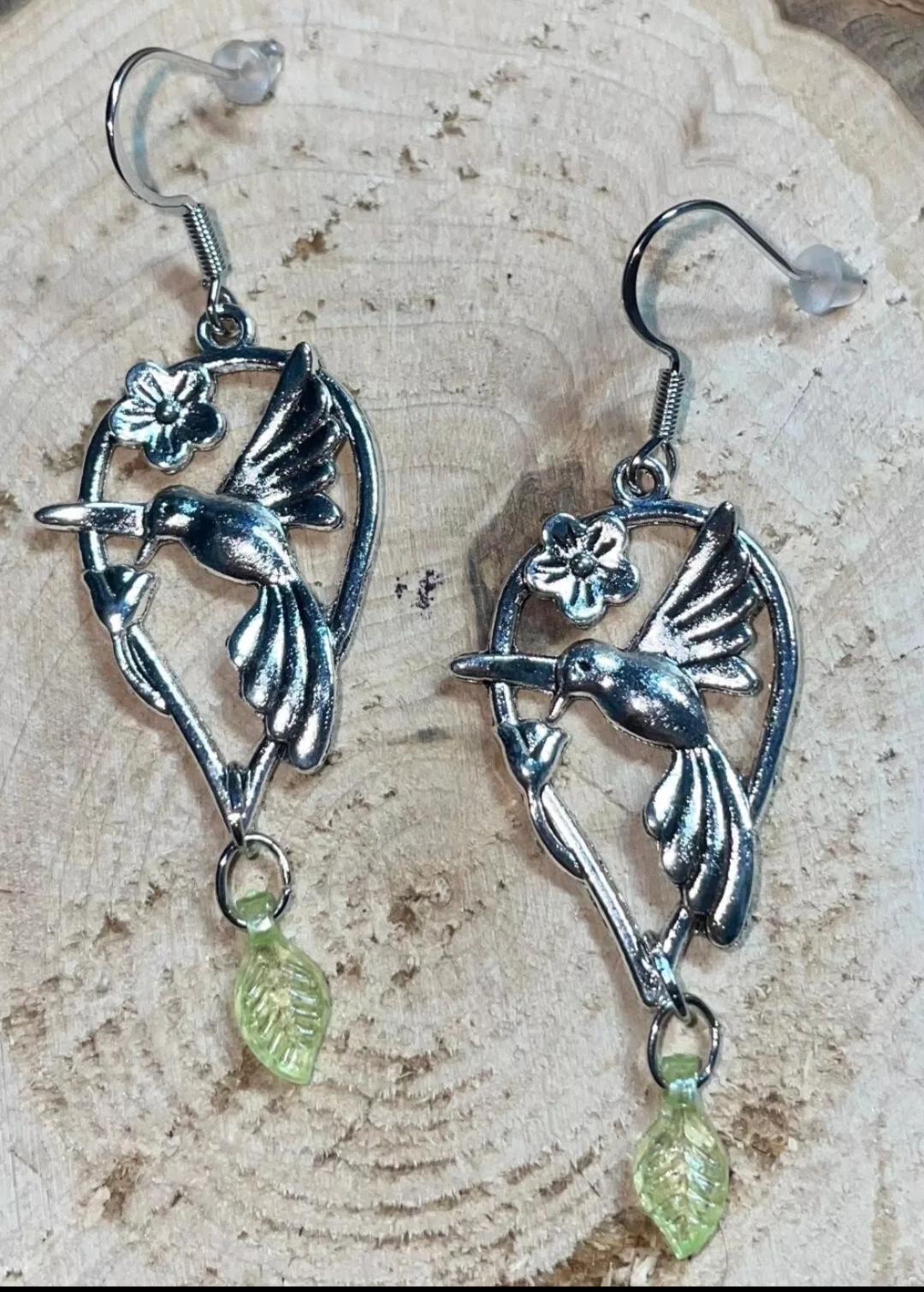 NEW Romantic Teardrop Hummingbird & Green Leaf Silver Tone Drop Dangle Earrings