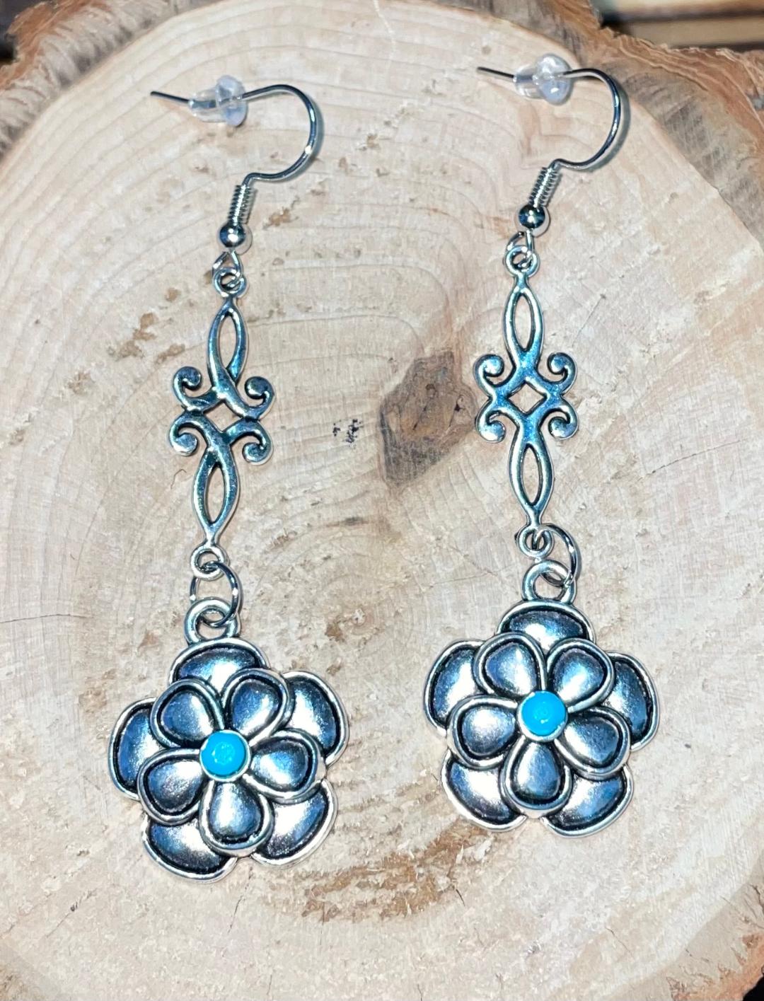NEW Hippie Boho Silver Tone Flower w/ Turquoise Center Earrings
