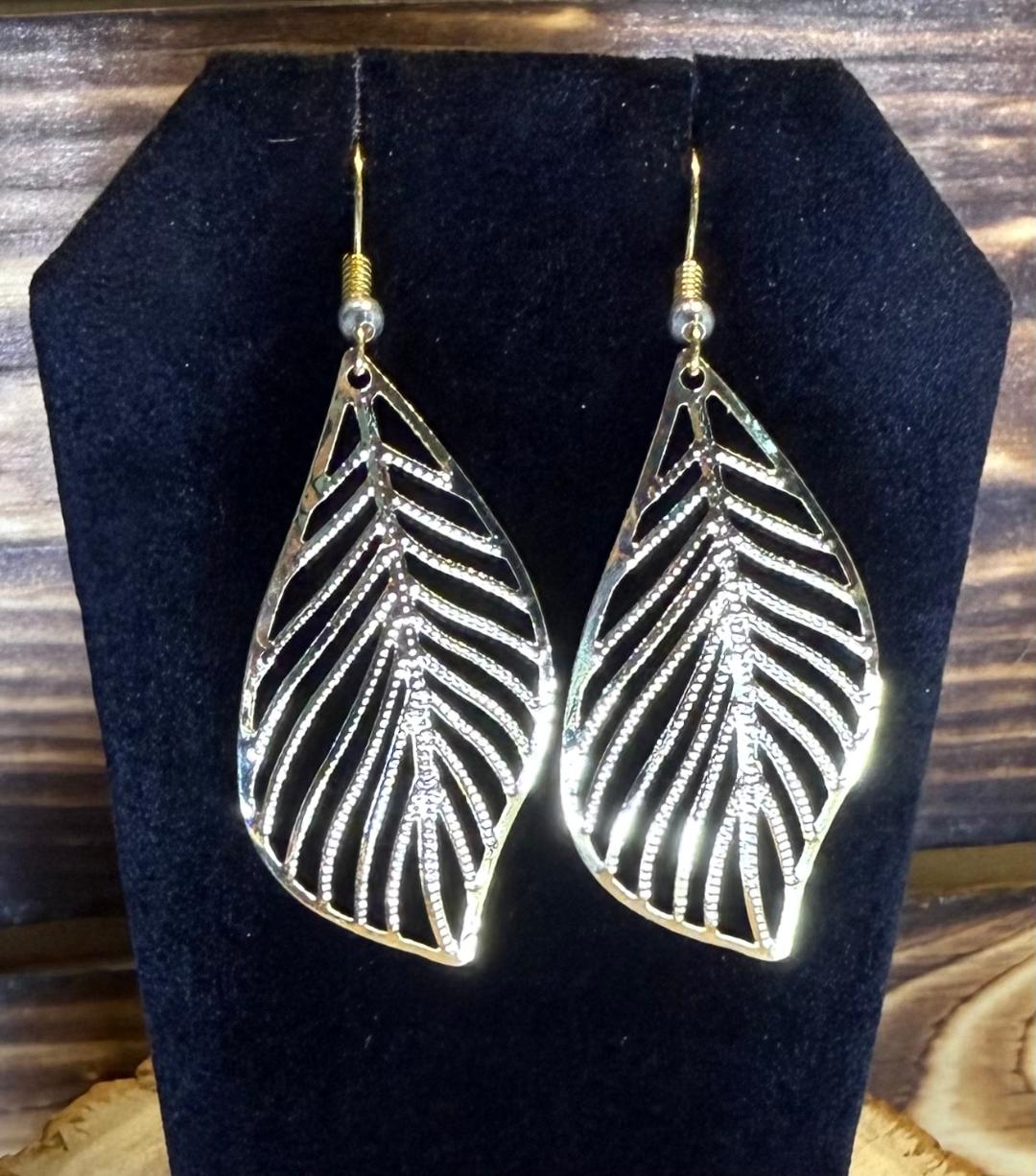 NEW Large Gold Tone Leaf Hollow Cut Earrings