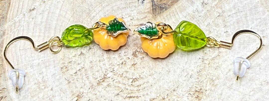 NEW Sweet Little Pumpkin Earrings w/ Glass Leaves
