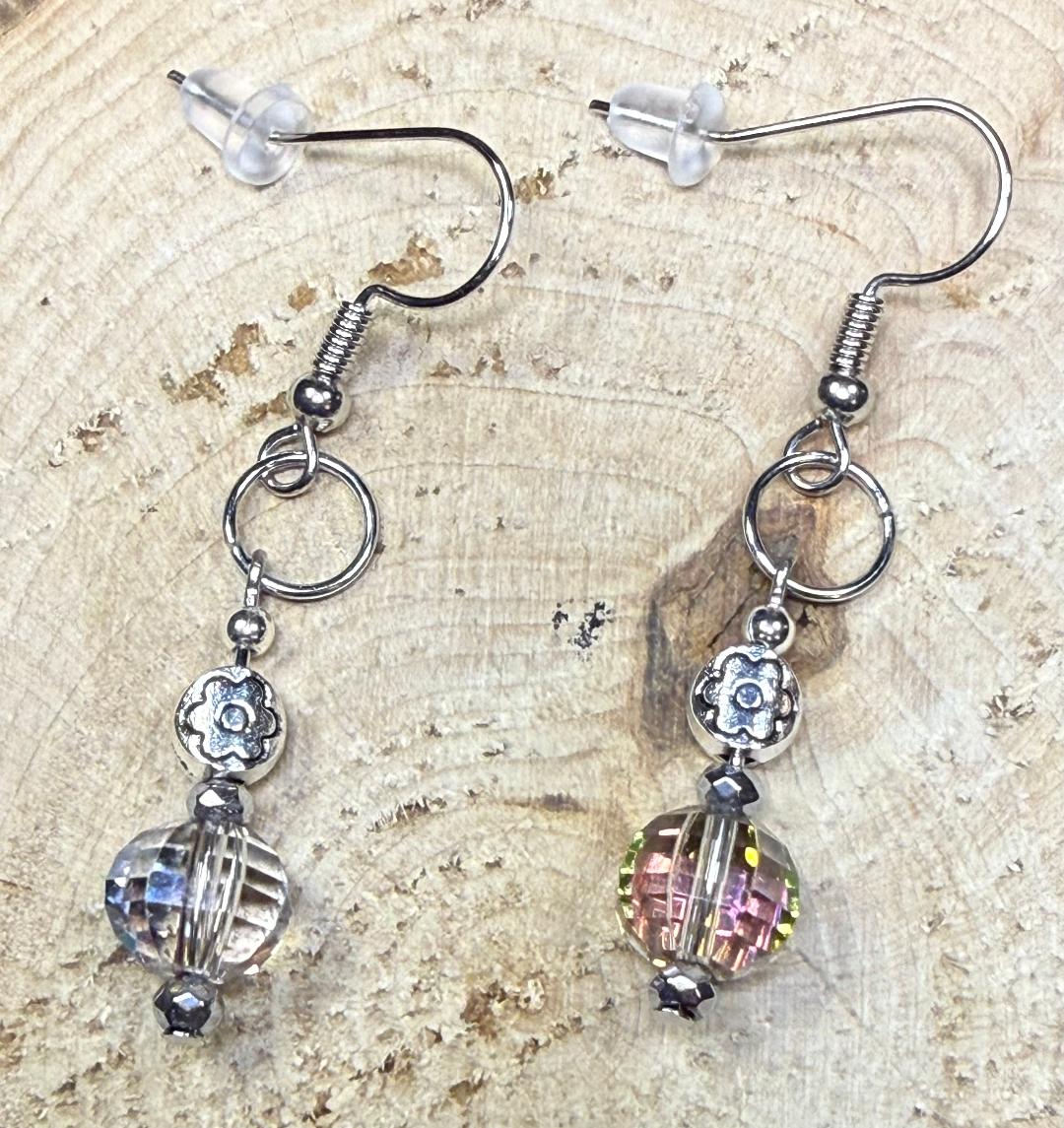 NEW Mtultifaceted Glass Bead Earrings w/ Flower Etched Bead