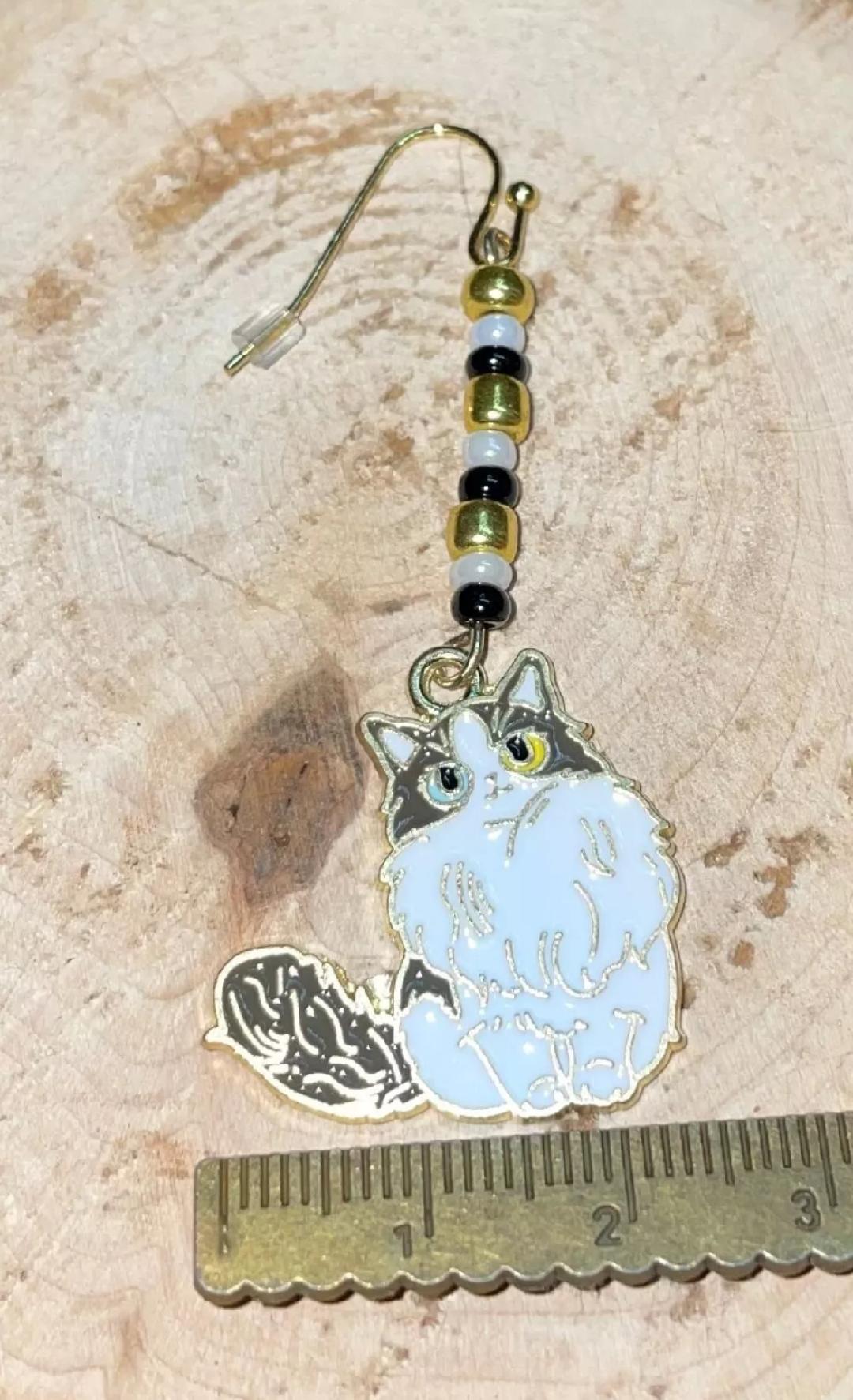 NEW Unique Persian Cat & Beaded Gold Tone Dangle Earrings - Hand Assembled