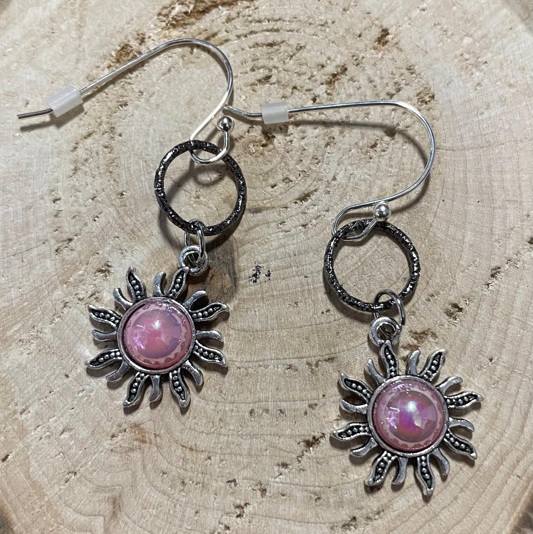 NEW Vibrant Sunburst Earrings w/ Pink Pearlized Centers