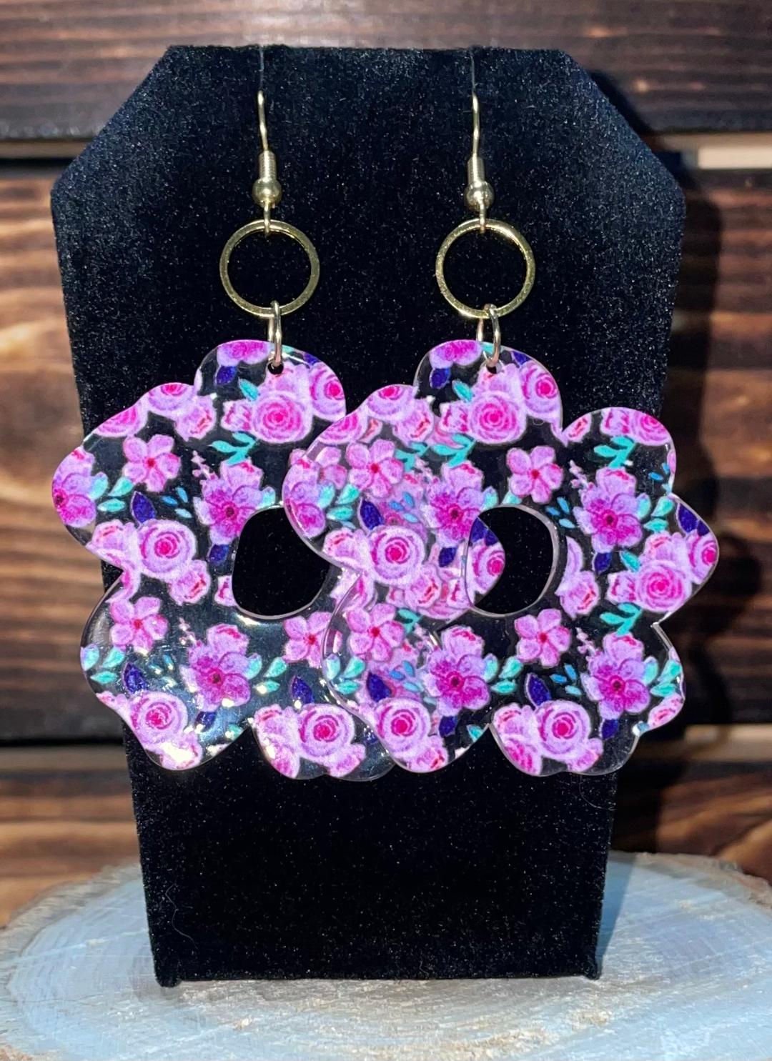 NEW Chic Flower Shaped Acrylic Spring Pink Rose Accented Earrings