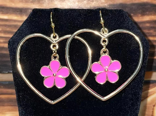 NEW Sweet Heart Shaped Gold Tone Dangle Earrings with Pink Hippie Flower