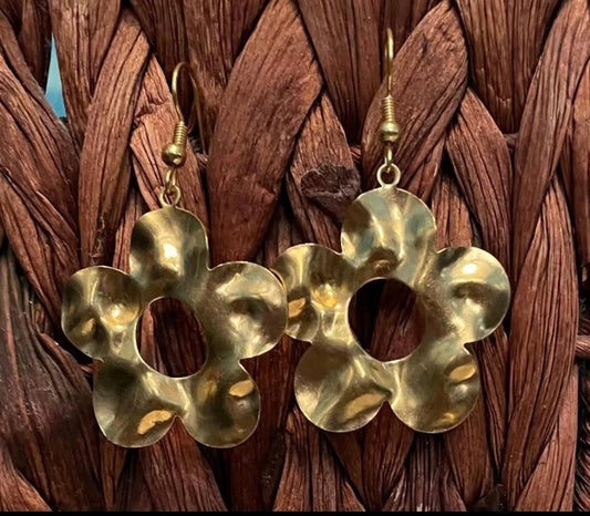 NEW Gold Tone Hammered Metal Flower Power Hippie Earrings