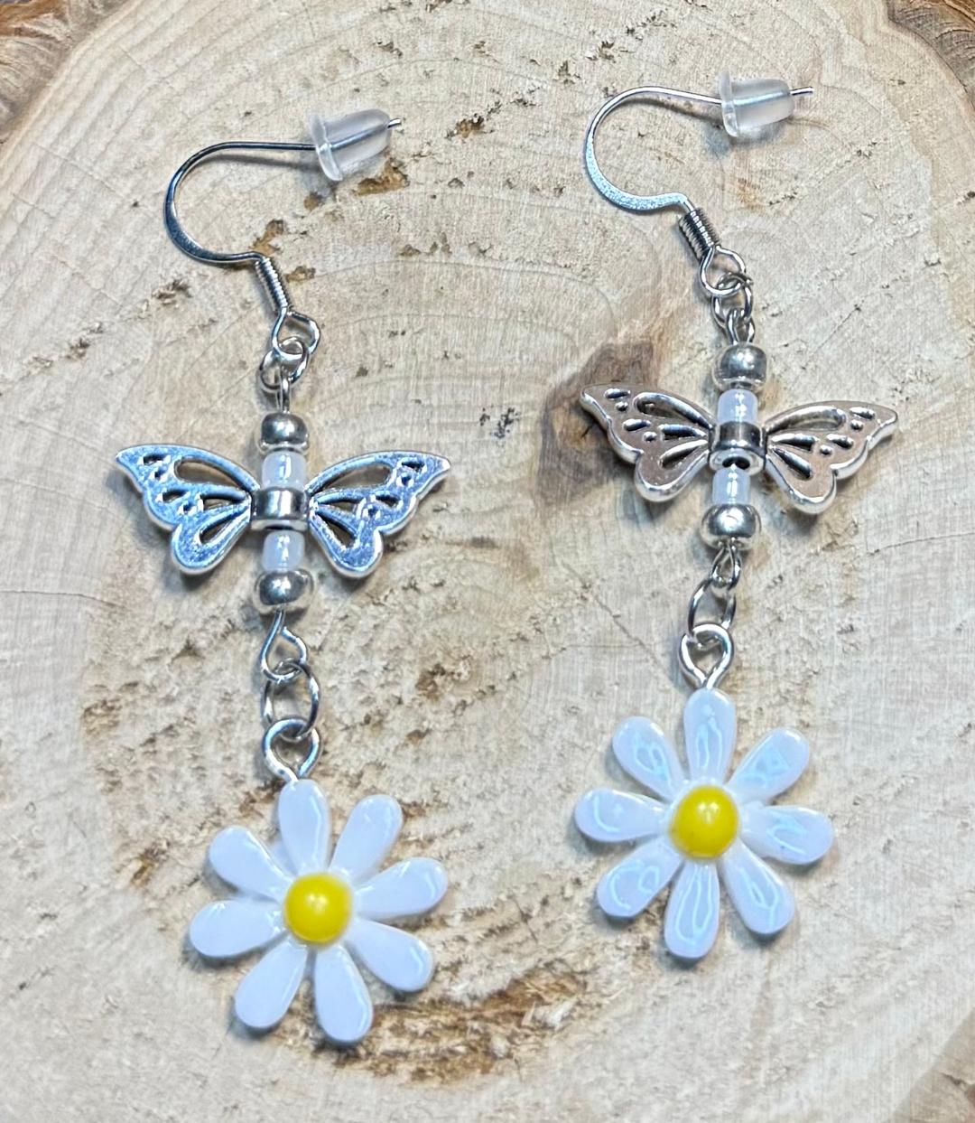 NEW Daisy Charm Earrings w/ Butterfly Wings
