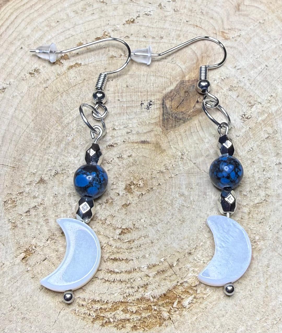 NEW Shell Crescent Moon Earrings w/ Blue Earth Style Bead