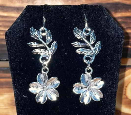 NEW Boho Silver Tone Flower & Branch Hippie Style Dangle / Drop Earrings