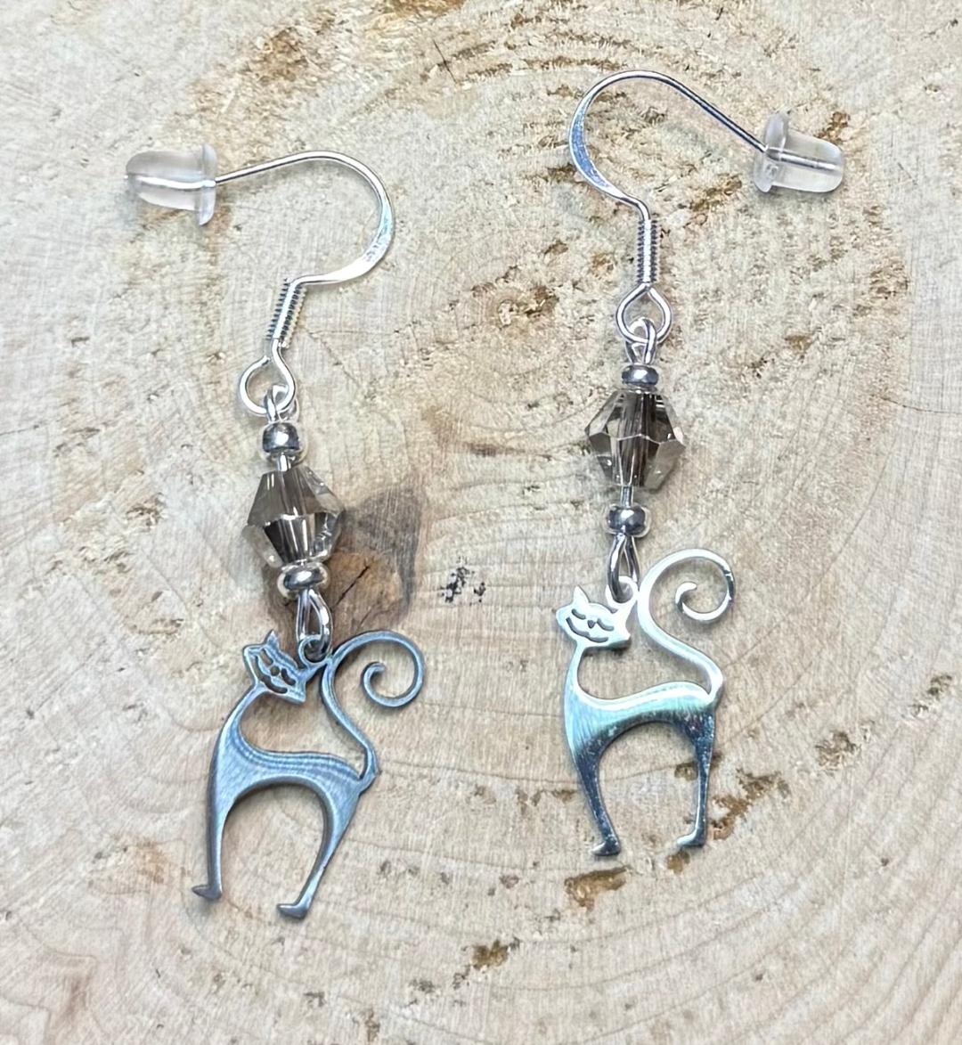 NEW Silver Stainless Steel Happy Atomic Cat Earrings w/ Glass Bead