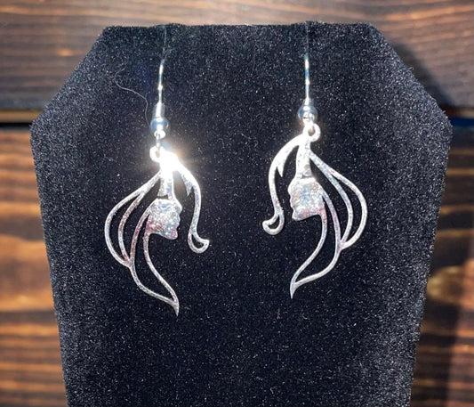 NEW Lovely Lady Face Silver Tone Stainless Steel Dangle Drop Earrings