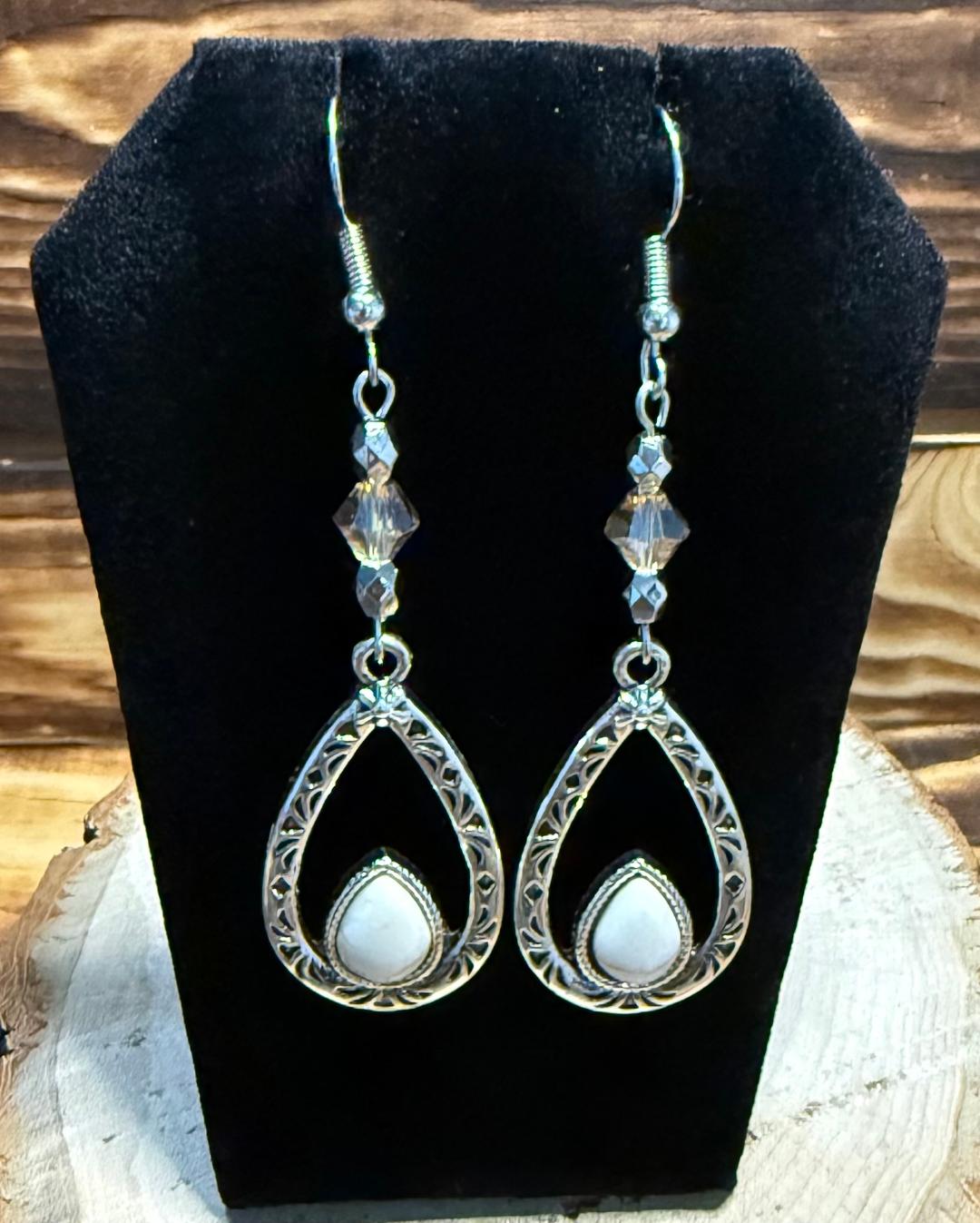 NEW Silver Tone Etched Teardrop Earrings w/ Off White & Champagne Faceted Beads