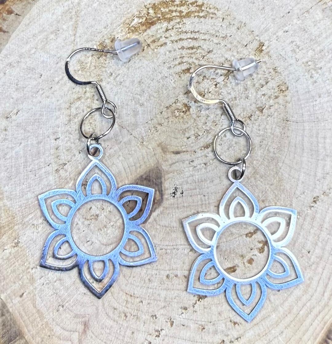 NEW Stainless Steel Sun Shaped Flower Earrings