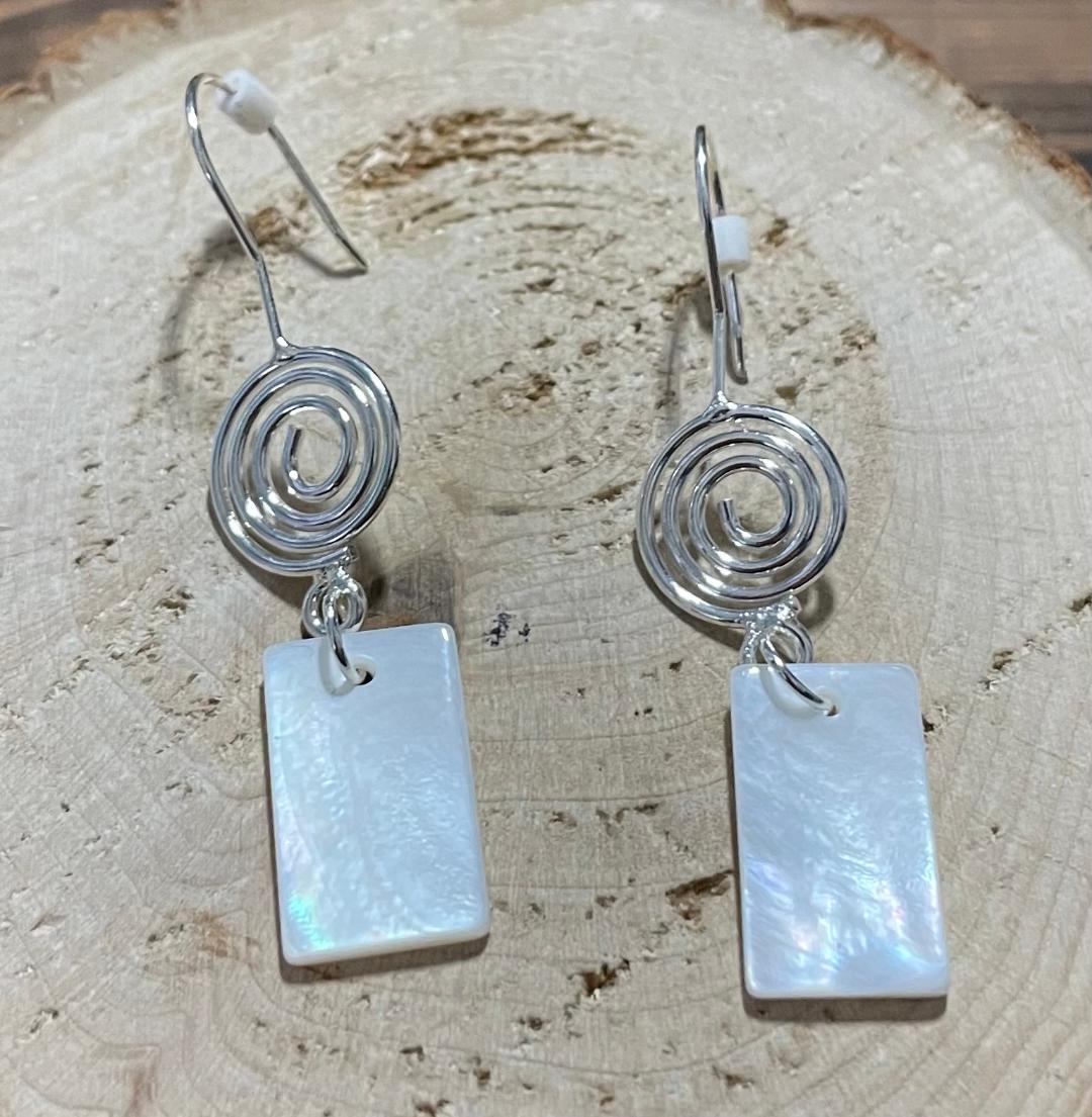 NEW Mod Contemporary Swirl & Pearlized White Charm Earrings