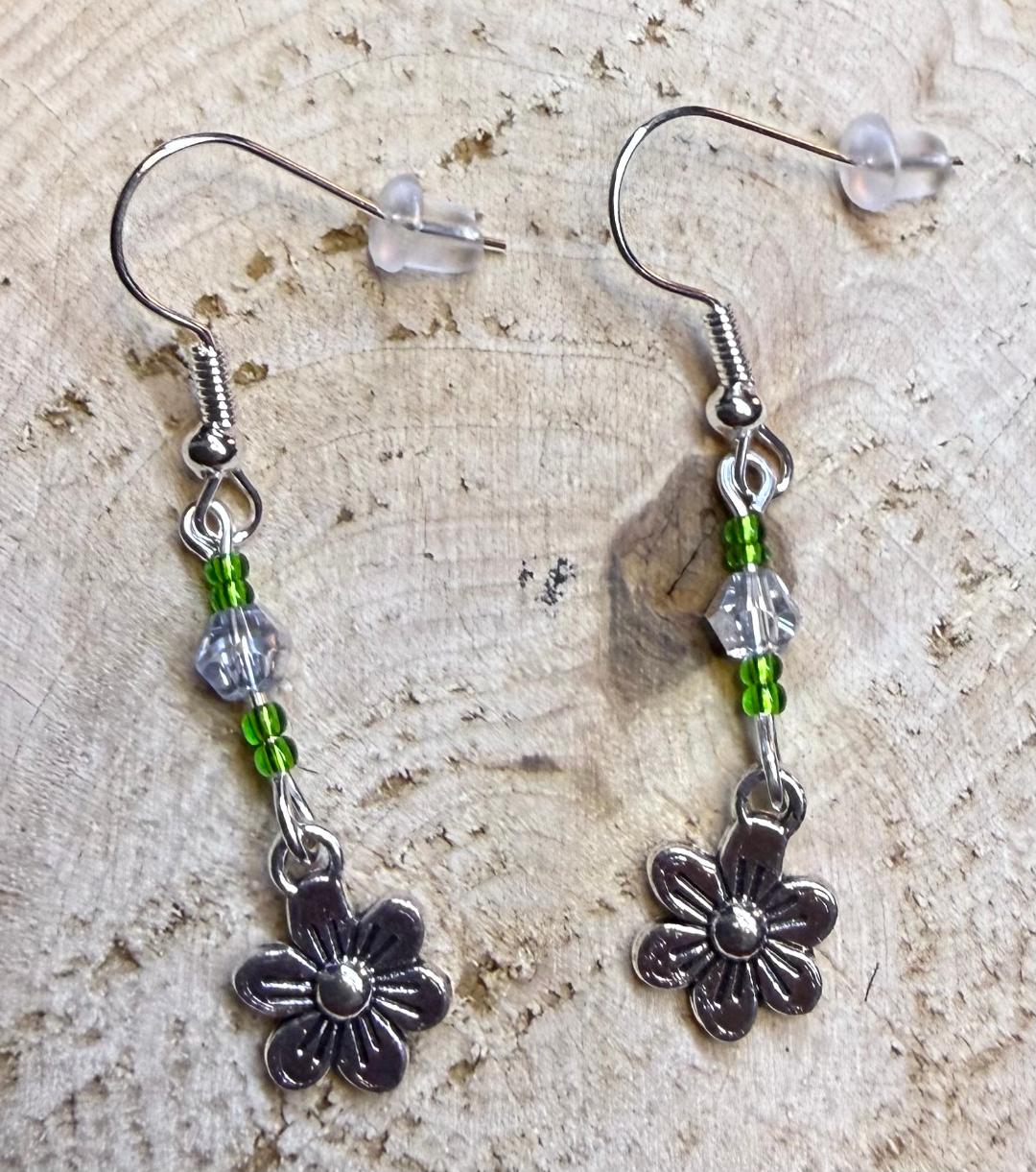 *NEW Adorable Tiny Flower Charm Earrings w/ Glass Beads
