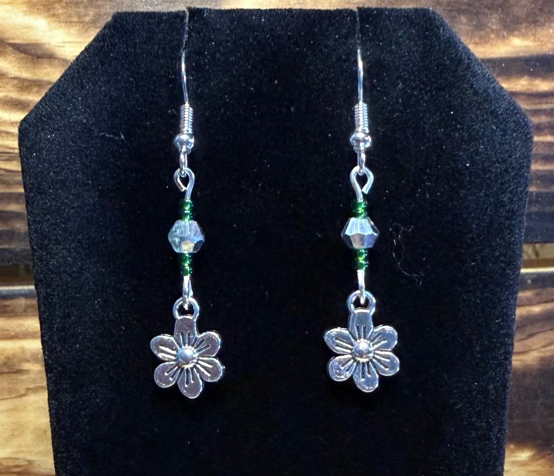 *NEW Adorable Tiny Flower Charm Earrings w/ Glass Beads