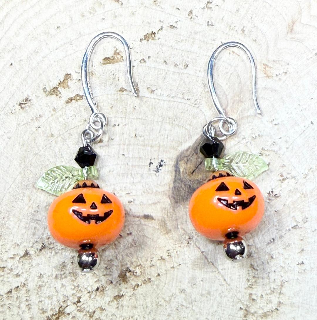 NEW Halloween Little Smling Pumpkin Earrings w/ Green Leaves & Glass Beads