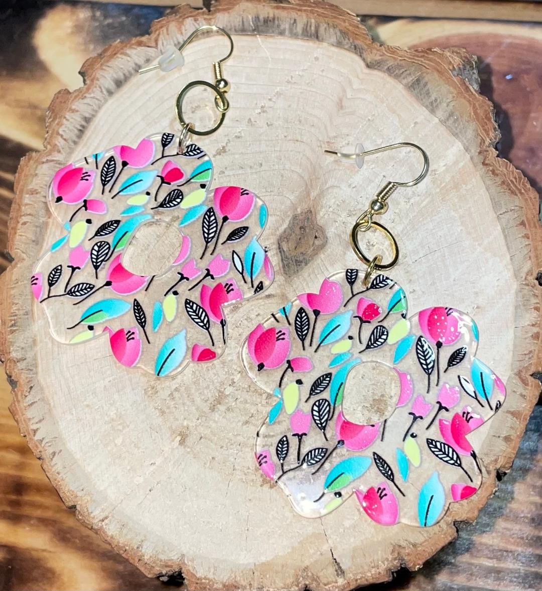 NEW Chic Flower Shaped Acrylic Flirty Tulip Accented Earrings