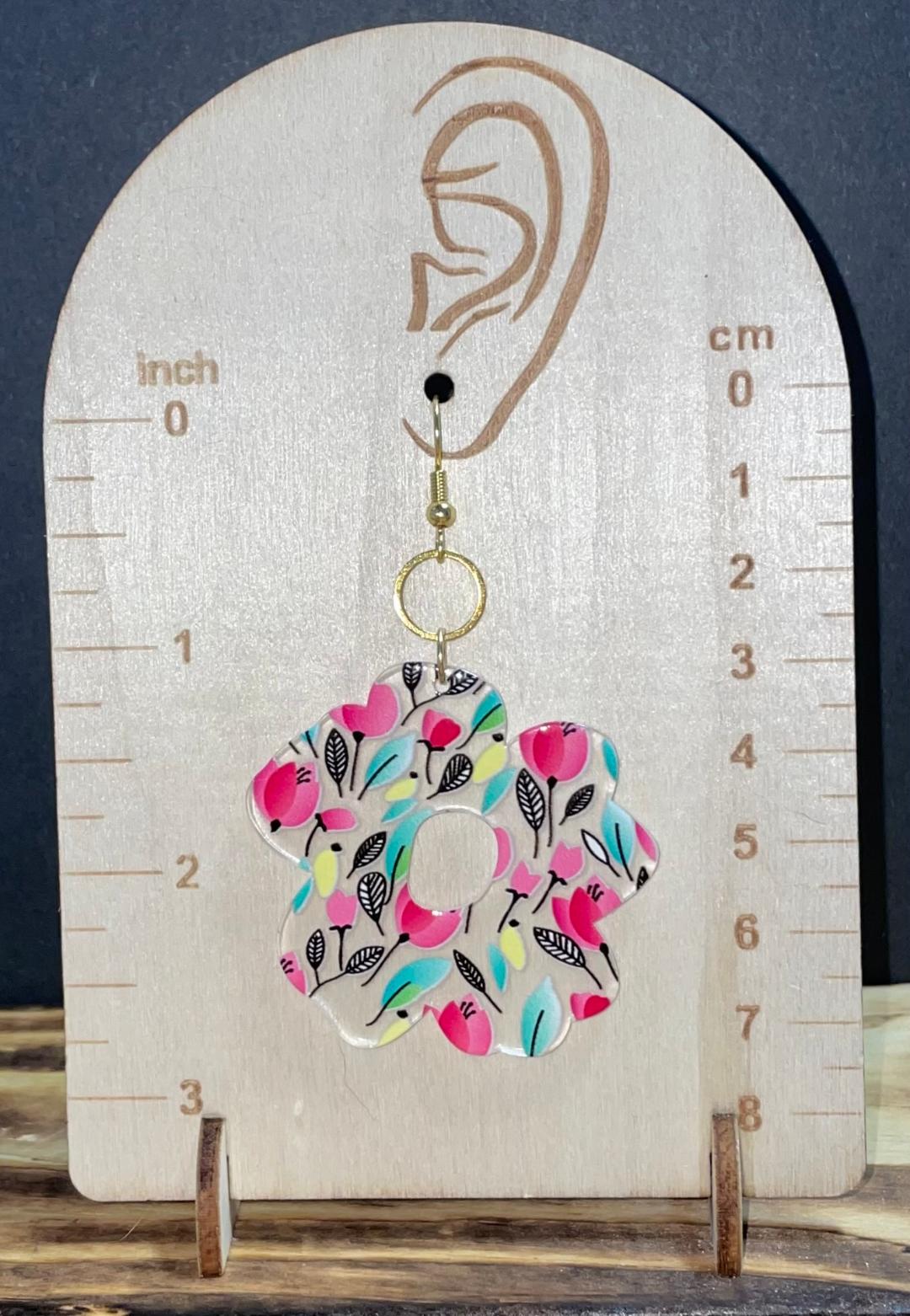 NEW Chic Flower Shaped Acrylic Flirty Tulip Accented Earrings