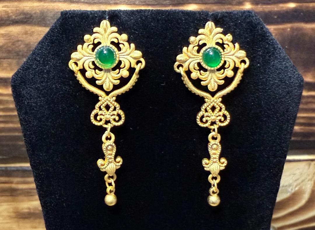 NEW Gold Tone & Green Gem Center Victorian Revival Stud Post Earrings