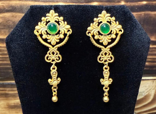 NEW Gold Tone & Green Gem Center Victorian Revival Stud Post Earrings
