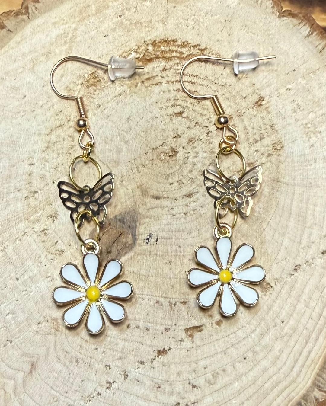 NEW White Daisy Charm Earrings w/ Dainty Gold Butterfly