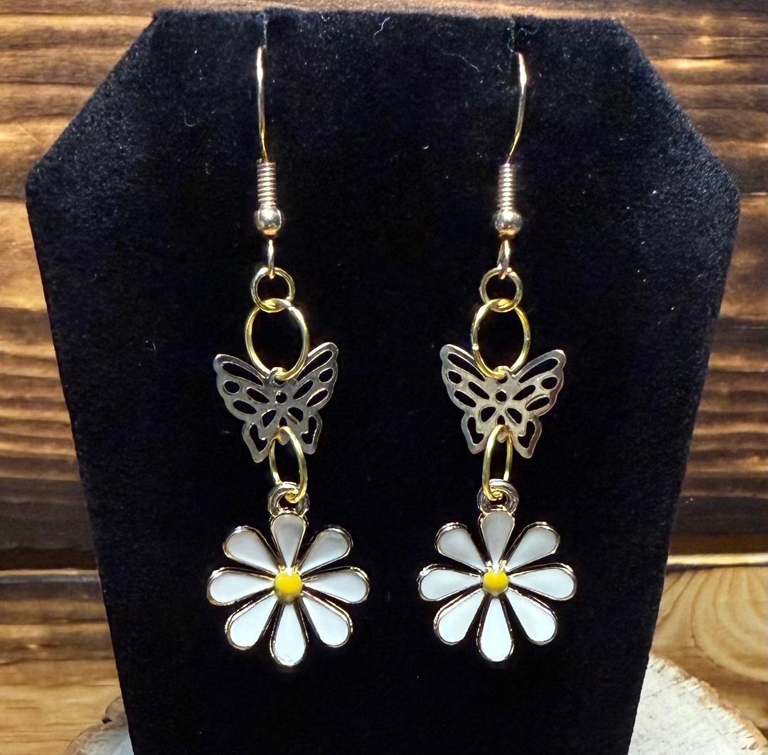 NEW White Daisy Charm Earrings w/ Dainty Gold Butterfly