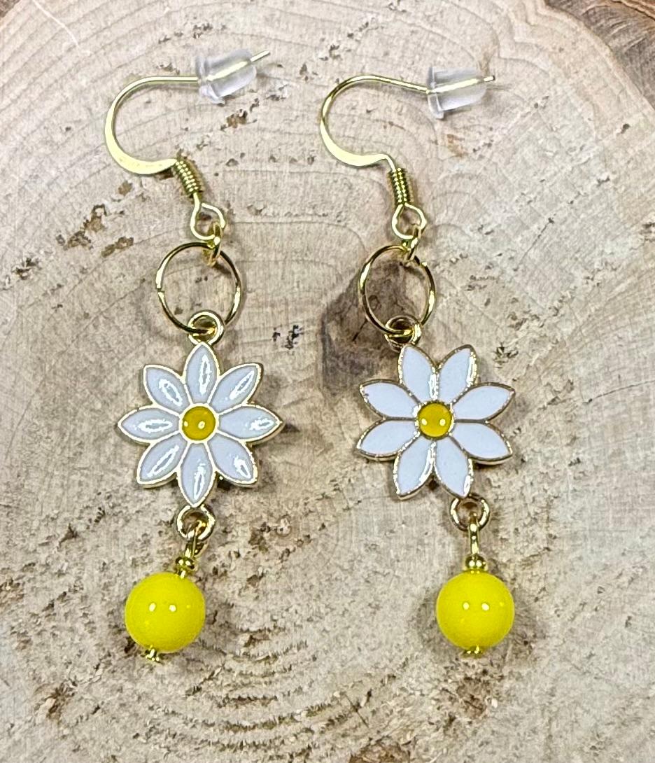 NEW White Daisy Charm Earrings w/ Yellow Beads