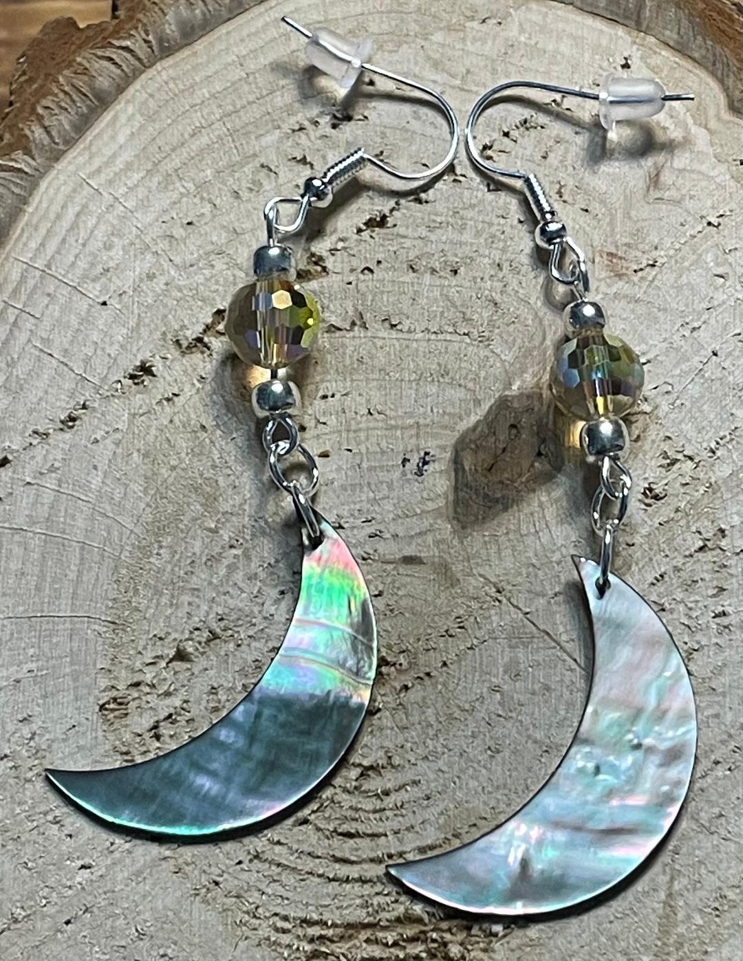 NEW Natural Black Lip Shell Crescent Moon w/ Yellow Faceted Beads